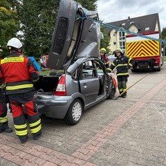 Übung der Feuerwehr, technische Hilfeleistung